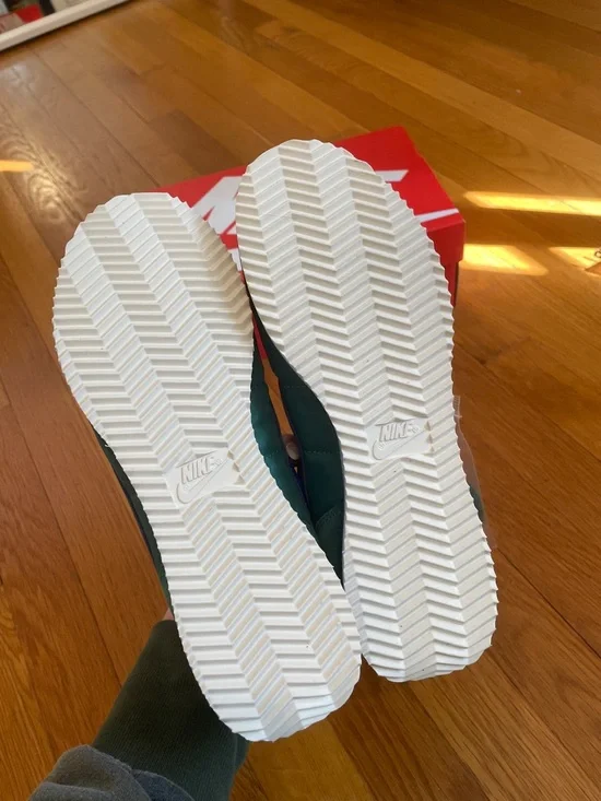 NWT Nike Cortez Evergreen/Royal size 7 - Picture 8 of 9